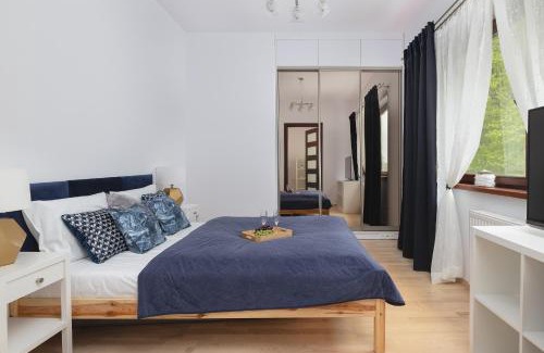 Wiselka Apartamento | Spacious Apartment in Wisełka with Parking and Seasonal Swimming Pool by Renters Prestige