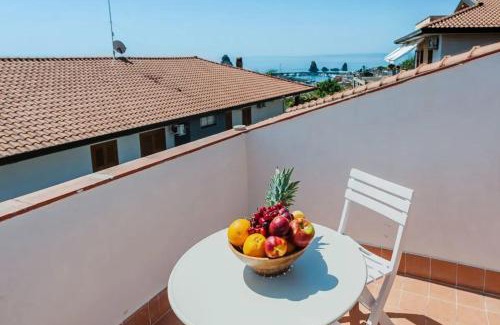 Aci Trezza Apartamento | Spacious Apartment with Sea View in Aci Castello