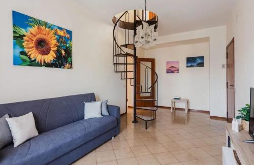 Aci Trezza Apartamento | Spacious Apartment with Sea View in Aci Castello