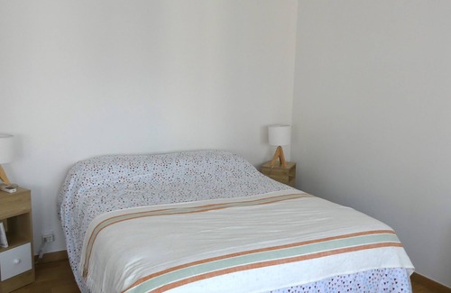 Les Platanes Apartamento | Spacious apartment with lovely balcony