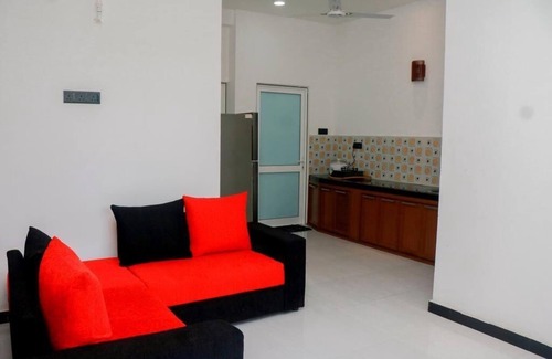 Kamburugamuwa Apartamento | Spacious apartment with 13 bedrooms with bathrooms.Fiber wifi also have