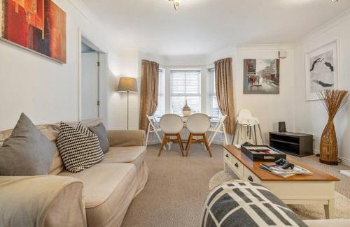 Jesmond Apartamento | Spacious Apartment with Parking!