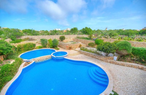 Qala Apartamento | Spacious Apartment with Pool in Misrah Simar, Qala