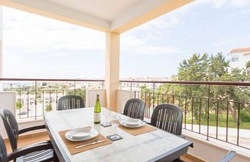 Albardeira Apartamento | Apartamento con piscina compartida y vistas al mar