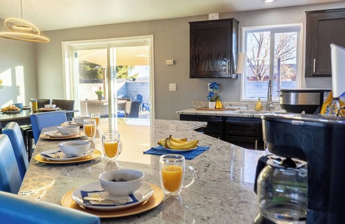 Page Casa | Spacious backyard with games/Grill & fire pit/2 Kings/Boat parking/Dogs welcome