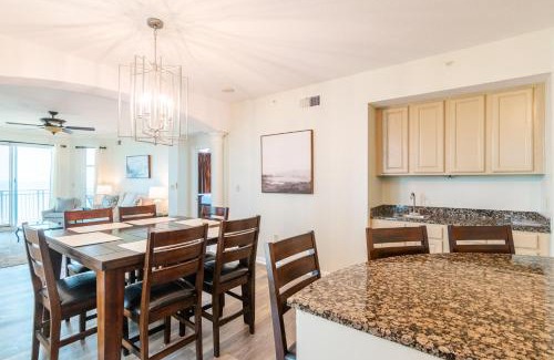 Gulfport Casa | Spacious Beachview End Unit in Legacy Tower 2 -1101 - 3 bedroom 3 bath condo