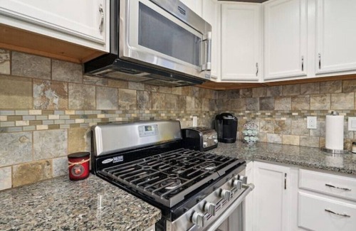 Savoy Casa | Spacious, beautiful 3 bedroom 3.5 bath! Great location!