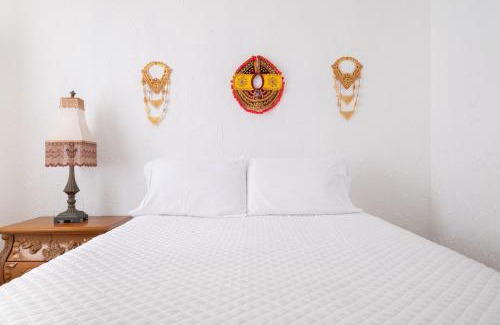 Parque Apartamento | Spacious & Bright 2bd Apt, steps to sand! - 18 Down
