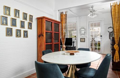 Parque Apartamento | Spacious & Bright 2bd Apt, steps to sand! - 18 Down
