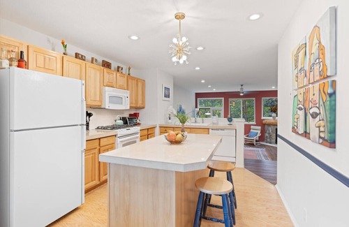 Frisco Casa | Spacious, bright Frisco 3BD 3BA with beautiful views 1 block from center of town