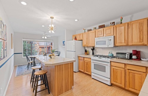 Frisco Casa | Spacious, bright Frisco 3BD 3BA with beautiful views 1 block from center of town