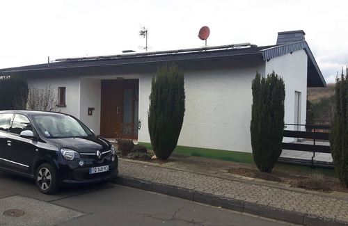 Burgbrohl Apartamento | Spacious, bright holiday apartment in a quiet location in the East Eifel