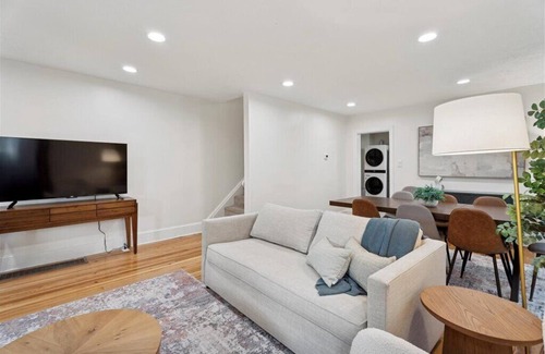 Ardmore Casa | Spacious, bright, renovated and on the Main Line!