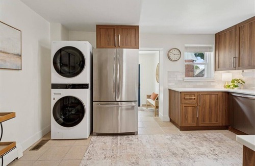 Ardmore Casa | Spacious, bright, renovated and on the Main Line!