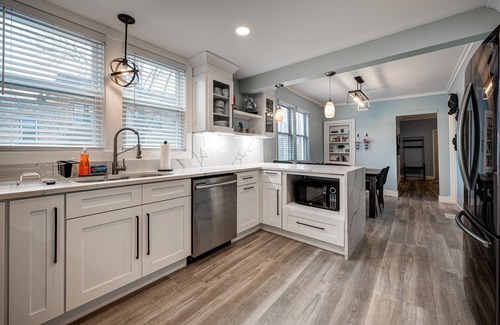 Bucktown Apartamento | Spacious Bucktown Apartment Close to a Wealth of Dining Options by RedAwning