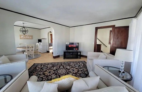 Portage Casa | SPACIOUS BUNGALOW- 20min to WI Dells/Devils Lake