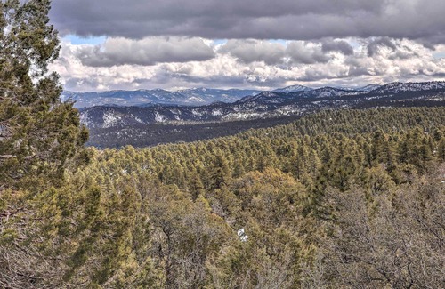 Highland Pines Cabina | Spacious Cabin Vacation Rental in Prescott!