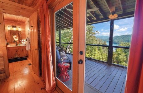 Necowa Cove Cabina | Spacious Cabin with Fire Pit, Hot Tub & Game Room!