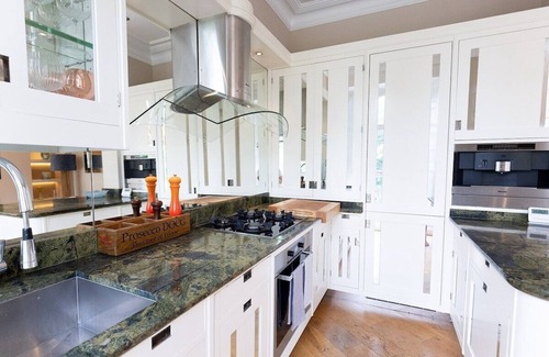 Harrogate Condominio | Spacious central apartment to town with views