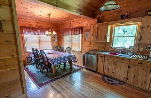 Choestoe Cabina | Spacious Choestoe Village Cabin, Mountains of Northeast GA License # 014514