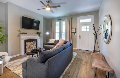 Highlands Casa | Spacious & close to downtown