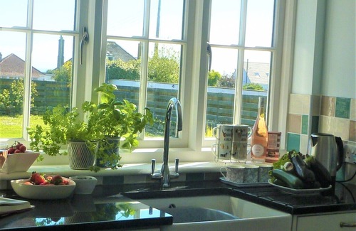 Saint Erth Praze Casa | Spacious Converted Barn near Porthleven & coast, parking & garden