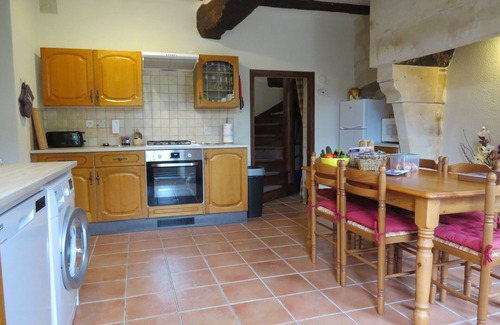 Mouliherne Cabaña | Casa de campo espaciosa y cómoda de 4 estrellas, que admite mascotas, ubicada en un bosque.