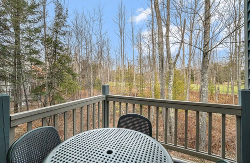 Thompsonville Condominio | Spacious condo in the heart of Crystal Mountain with fireplace, walking distance
