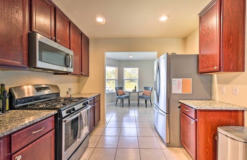 College Park Casa | ¡NUEVO! Espaciosa casa de Conroe: ¡6 millas a The Woodlands!