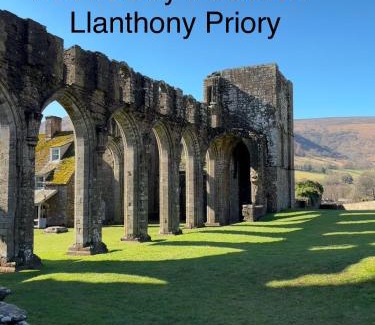 Longtown Casa | Spacious Cottage - Sleeps 4 - in the Black Mountains