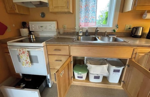 Montpelier Apartamento | Spacious country retreat, close to Montpelier, close to nature. Smoke/pet free