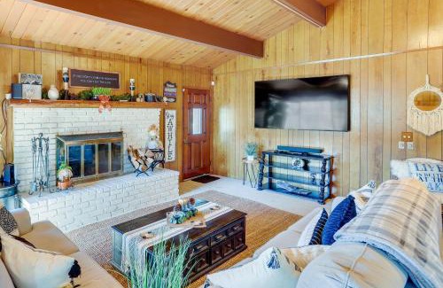 Crestline Casa | Spacious Crestline Retreat 1 Mi to Lake Gregory
