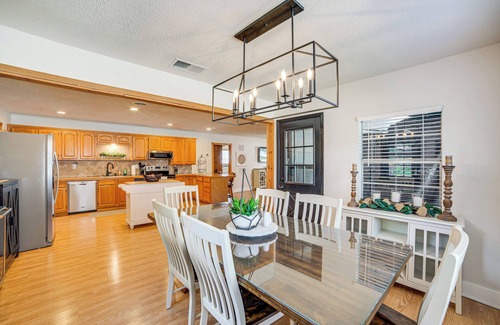 Gun Barrel City Casa | Covered Deck & Fire Pit: Gun Barrel City Escape!