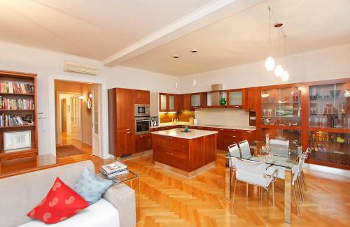 Josefov Apartamento | Spacious elegance in the heart of Old Town
