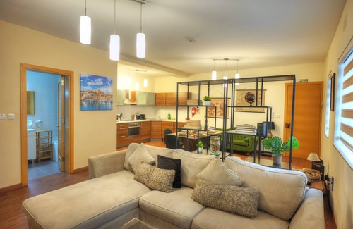 Pieta Apartamento | Spacious & elegant 2 bedrooms, 2 bathrooms DBOR1-1