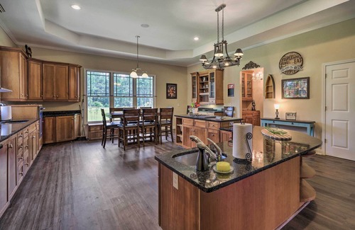 Houston County Casa | Spacious Elko Home - 6 Mi to Georgia Fairgrounds!