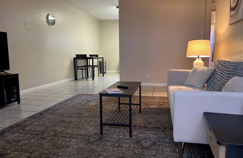 Texarkana Apartamento | Spacious End-Unit 1-bedroom apartment with AC and WiFi in enjoyable Texarkana