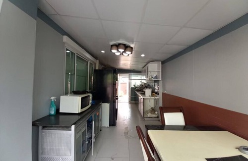 Bang Prok Casa | Spacious Entire House With Shared Fitness Room and Shared Indoor Pool in Club