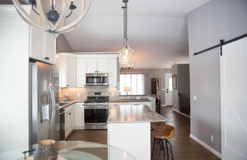 Janesville Casa | Spacious Executive 2BR Home Near Shopping & Dining