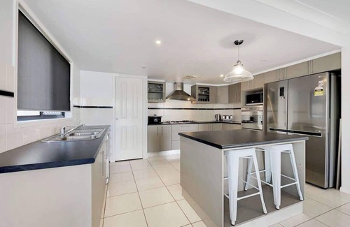 Banksia Beach Casa | Spacious Family & Pet-friendly Home on the Water