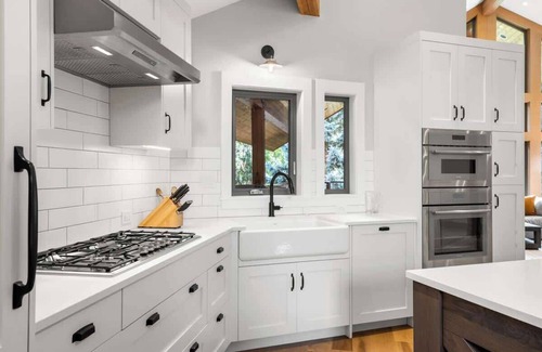 Nicklaus North Casa | Spacious family chalet w/ hot tub & mountain views