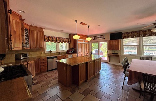 Westhampton Casa | Spacious Family Compound in beautiful Westhampton with private Tennis Court