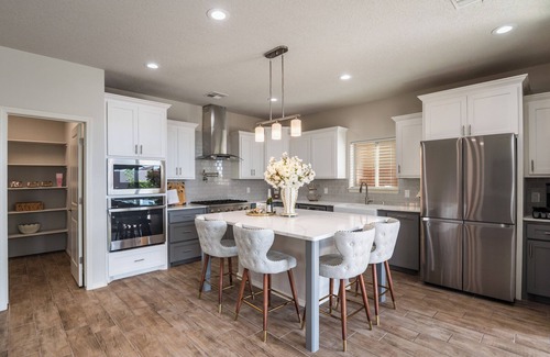 Northeast Heights Casa | Spacious Family Friendly 5BR Retreat Sandia Views Movie Lounge + Fenced Yard