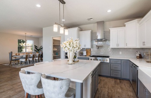 Northeast Heights Casa | Spacious Family Friendly 5BR Retreat Sandia Views Movie Lounge + Fenced Yard