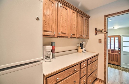 Glenwood Casa | Spacious Family Glenwood Estates Home w/ Hot Tub!