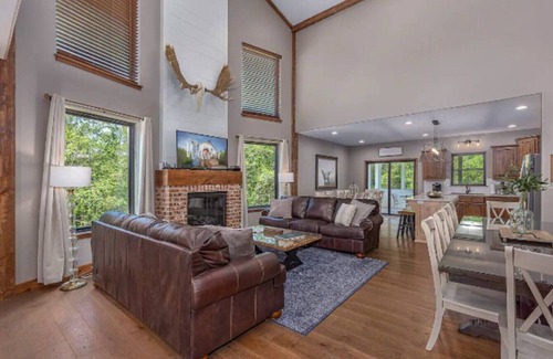 Hollister Casa | SPACIOUS FAMILY HOME