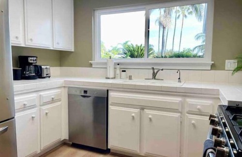 Fire Mountain Casa | Spacious Family Retreat near Legoland and Ocean with Beach Gear Provided