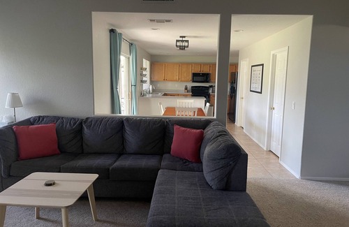 Homestead I HOA Casa | Inmaculada espaciosa de 3 habitaciones y 2 baños