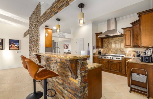 South Mountain Casa | SUMMER SALE! Perfect August Staycation. Come stay, play and relax