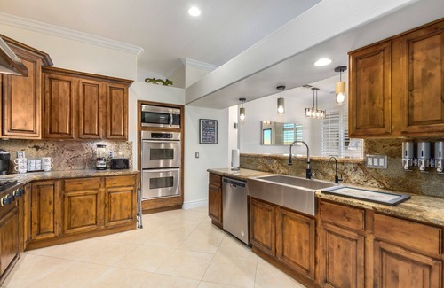 South Mountain Casa | SUMMER SALE! Perfect August Staycation. Come stay, play and relax